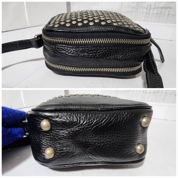 Authentic Burberry Studded Leather Camera Bag Black - Picture 8 of 10